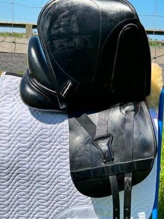 Image 2 of Black Aiver Sport Luxe Dressage Saddle 17"REDUCED FREE P+P