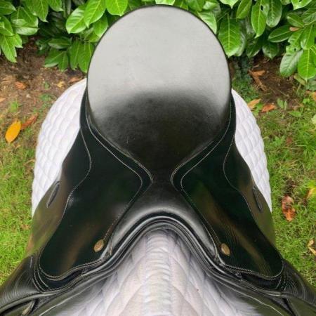 Image 5 of Bates Caprilli 17 inch dressage saddle