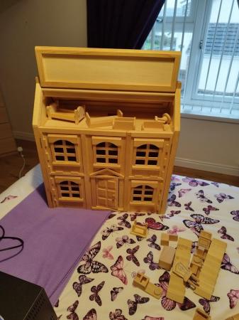 Image 3 of Chad valley dolls house complete with furniture