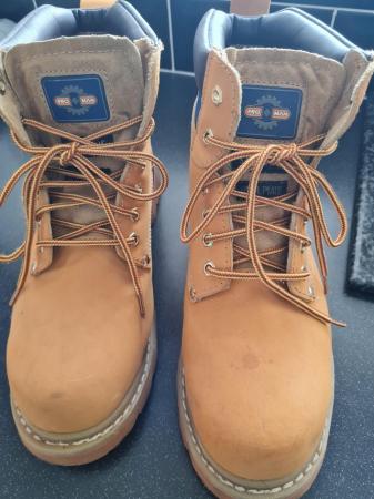 Image 3 of Mens work boots hardly worn