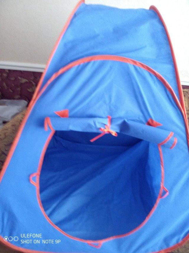 Preview of the first image of Freetime4kidz 2 Pop-up tents with tunnel.