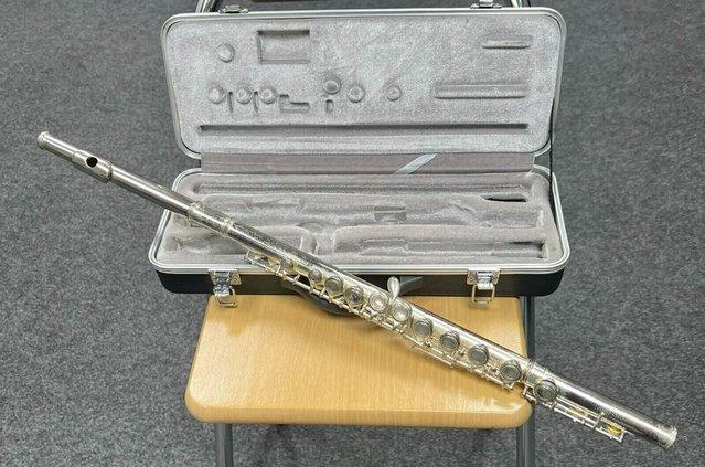Image 3 of Odyssey Flute and hard case (USED)