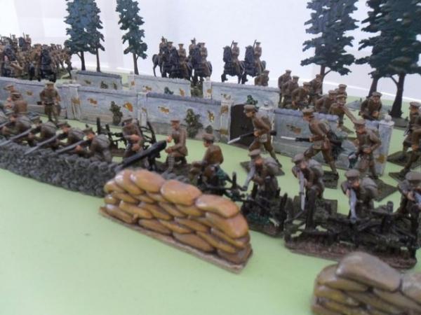 Image 1 of 156 figures First World War British soldiers 40mm Metal.