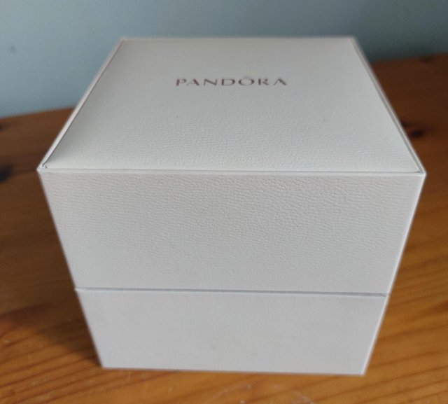 Preview of the first image of Empty Pandora box in excellent condition.