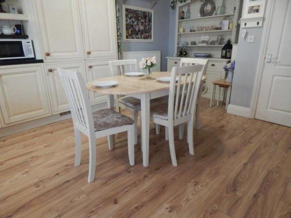 Image 1 of BEECH EXTENDING DINING TABLE / KITCHEN TABLE & 4 CHAIRS