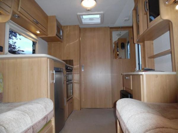 Image 29 of 2011 LUNAR ULTIMA 462,2 BERTH,AWNING,MOVER,SUPER COND.