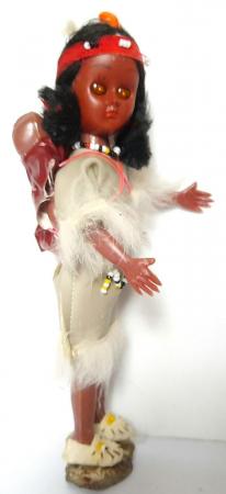 Image 4 of KAYDEE * A RED INDIAN GIRL DOLL 19 cm tall VERY GOOD