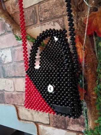 Image 2 of Handbags made of beads, hansmade