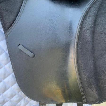 Image 9 of Thorowgood T4 17 inch cob saddle