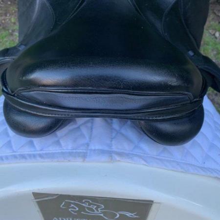 Image 16 of Kent And Masters 16.5 pony jump saddle