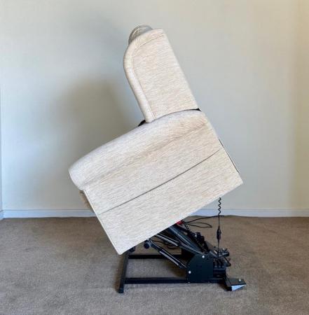 Image 17 of HSL ELECTRIC RISER RECLINER DUAL MOTOR CREAM CHAIR DELIVERY