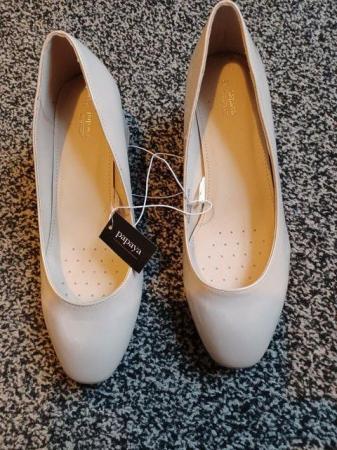 Image 1 of Ladies Size 7 UK Shoes With Heel