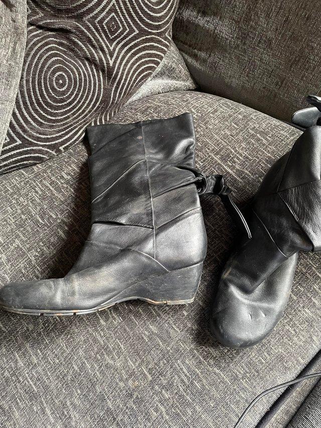 Preview of the first image of Clarks size 7 ladies boots good condition.