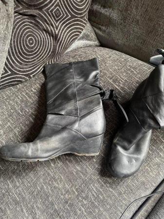 Image 1 of Clarks size 7 ladies boots good condition
