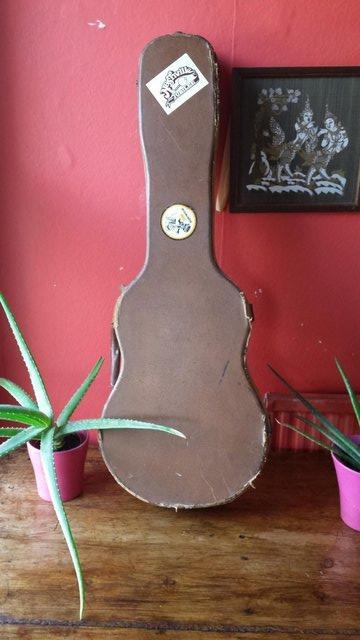 Preview of the first image of VINTAGE Electric Solid Body Guitar Case 1960s/70s.