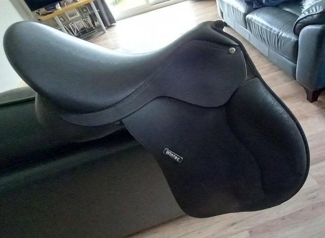 Preview of the first image of 17.5in Black Wintec Saddle MW or WW.