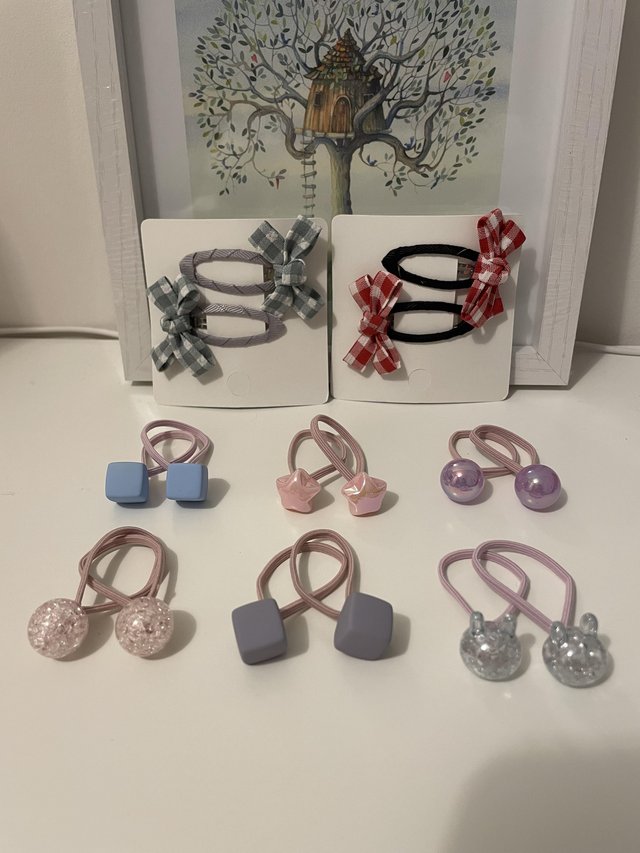 Preview of the first image of Hair Accessories, Rubber Bands for girl (NEW).