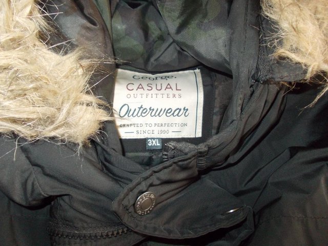 Preview of the first image of MENS BLACK PARKA COAT SIZE3XL.