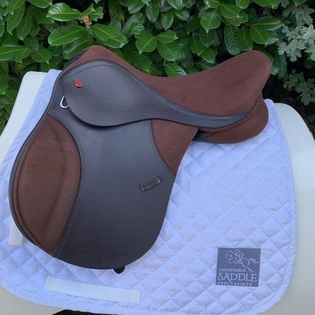 Preview of the first image of Thorowgood T4 15.5inch Pony Club saddle.