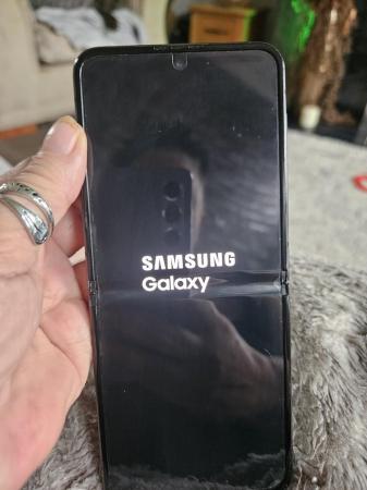 Image 1 of Samsung z flip 4. Mint condition