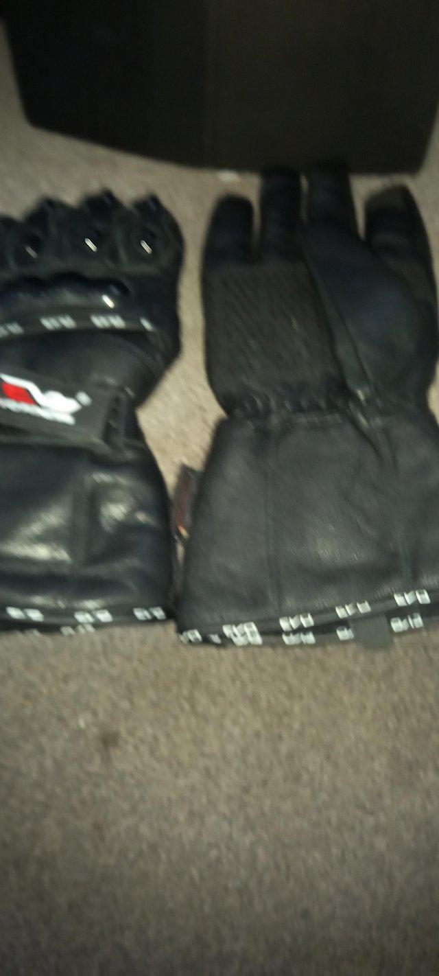 Preview of the first image of Motorcycle leather gauntlet gloves xl with warm liner.