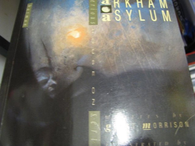 Preview of the first image of BATMAN  ARKHAM DC COMICS 1990 FIRST EDITION BOOK.