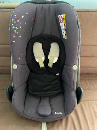 Image 1 of Maxi cosi Pebble baby car seat