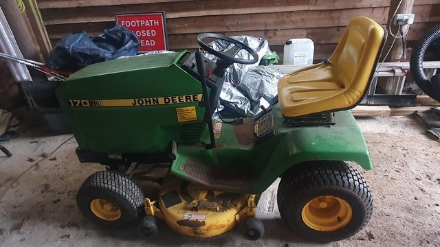 Image 2 of John Deere D170 garden tractor/mower