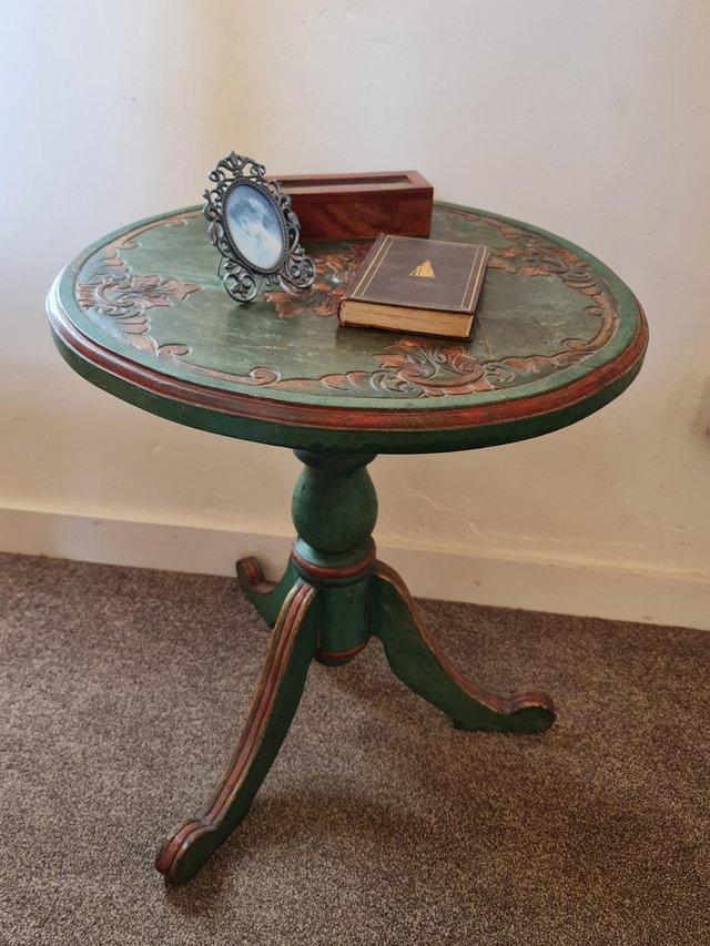 Preview of the first image of Lovely Old French Vintage table. Very Pretty Decorative.