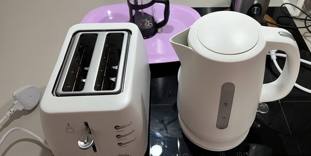 Preview of the first image of 4PCS PACKAGE: KETTLE, TOASTER, COFFEE MAKER, TRAY.