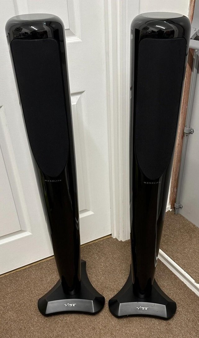 Preview of the first image of VIBE MONOLITH THREE FLOORSTANDING LOUDSPEAKERS BLACK GLOSS.