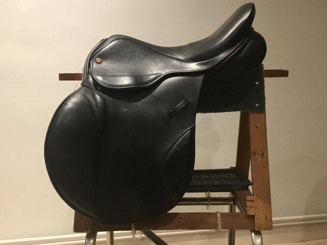 Preview of the first image of PENDING Jeffries F1 Falcon Jump Saddle 17.5” Black.