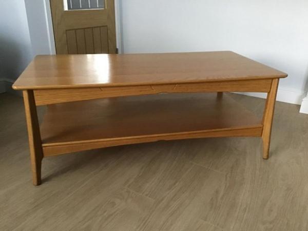 Image 2 of Oak veneer coffee table with shelf
