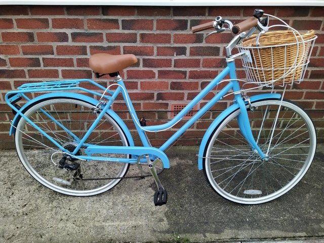 Preview of the first image of Mango LCLA-S-BLU-BSK - Ladies Classic 7 Speed.