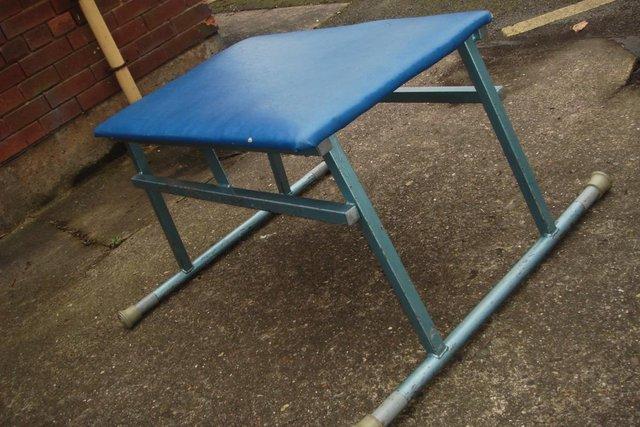 Image 3 of FITTNESS STEPPING BENCH / UNIVERSAL WORK BENCH