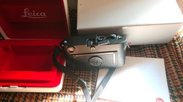 Image 6 of Leica M6 Black Rangefinder Camera Body