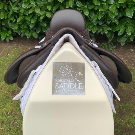 Image 7 of Wintec 15 inch pony saddle