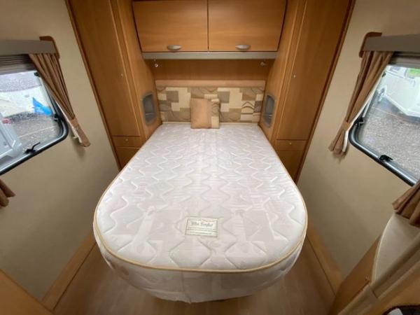 Image 14 of Swift Challenger 580, 2009 4 berth caravan *Island bed*