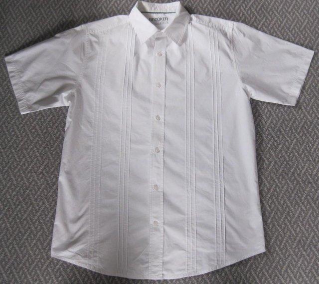 Preview of the first image of Mens Shirts, size Medium.....................................