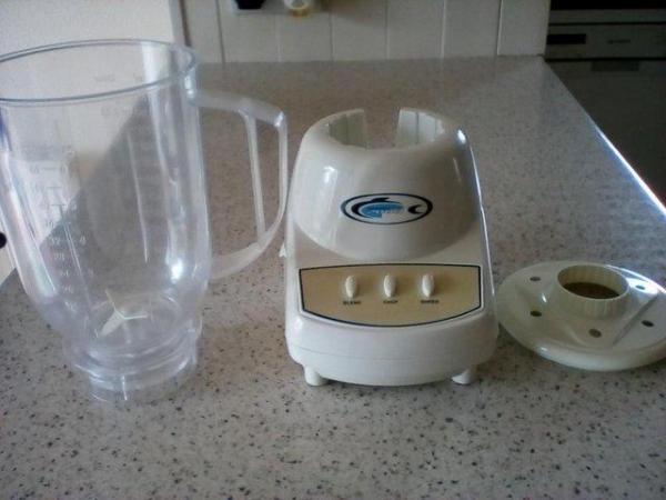 Image 3 of VINTAGE TOY BLENDER Battery operated
