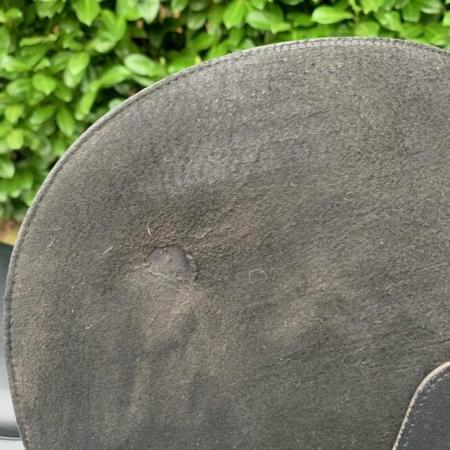 Image 16 of Wintec 17.5 inch black jump saddle (S3026)