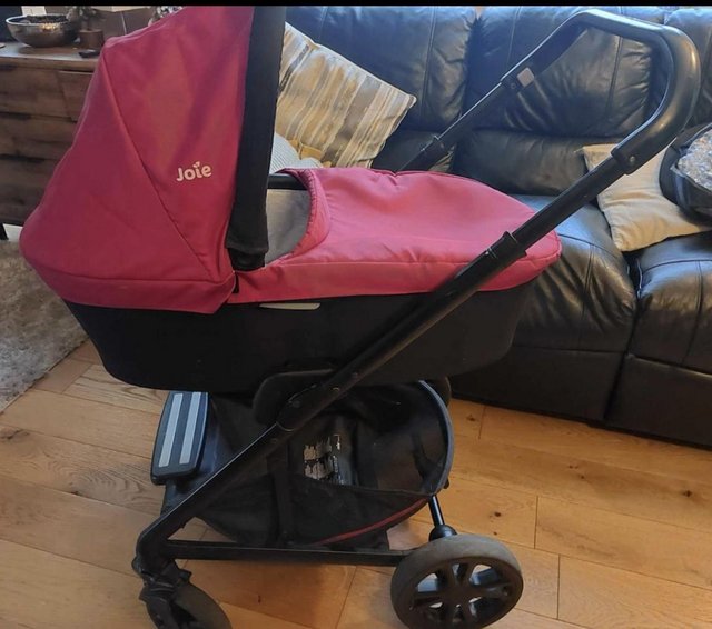 Preview of the first image of Joie Chrome travel system.