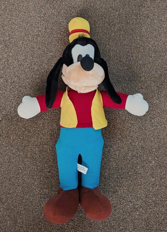 Preview of the first image of Vintage Disneyland/Walt Disney World Goofy Plush.