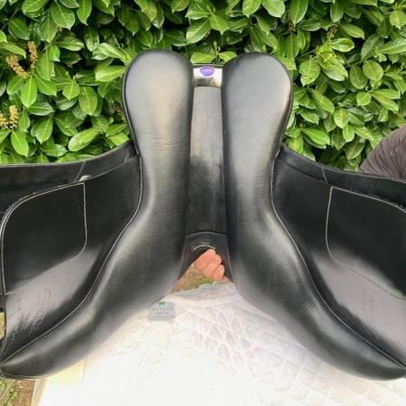 Image 16 of Bates All Purpose Luxe 17" GP saddle (S3142)