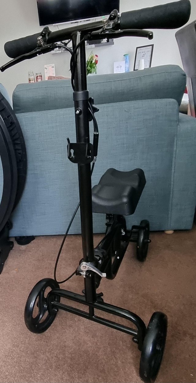 Preview of the first image of Knee scooter, foldable, used good condition.