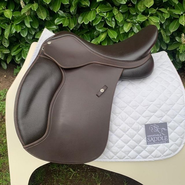 Preview of the first image of Wintec wide 17 inch hart gp saddle.