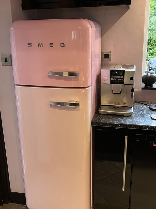 Preview of the first image of Funky Smeg FAB30 pink fridge.