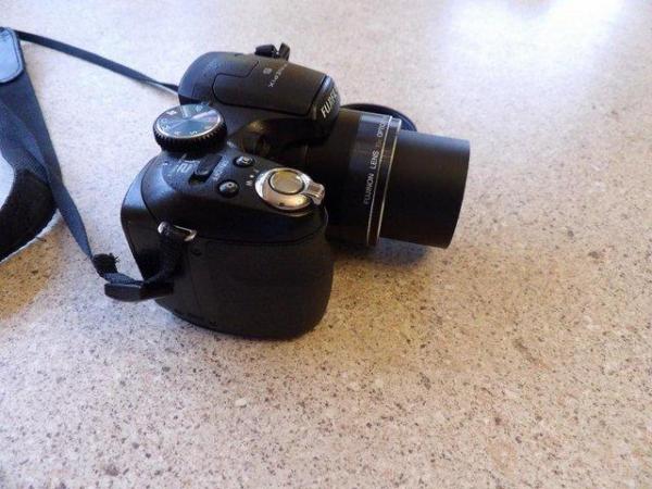Image 3 of Fuji Finepix S1730 digital zoom camera