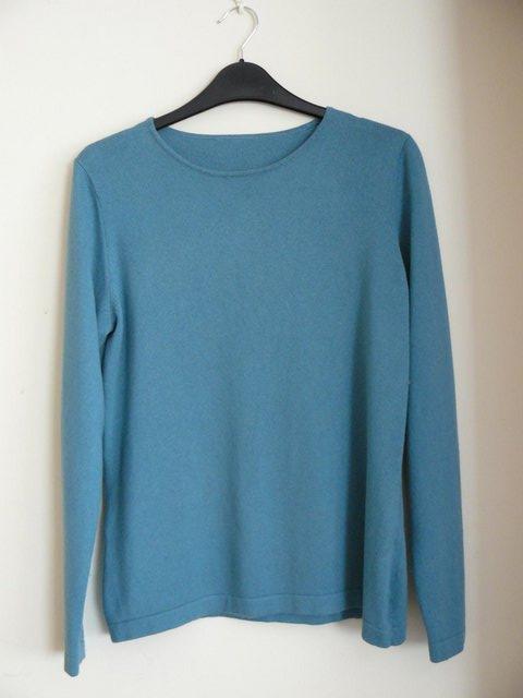 Preview of the first image of Ladies silk / cotton / cashmere jumper.