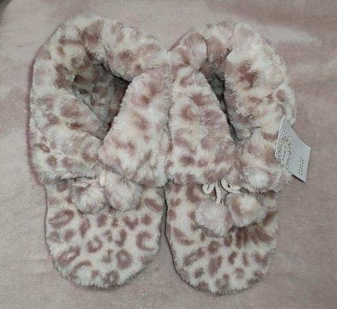 Image 9 of BNWT M&S Pink Booties Slipper Size 6-8